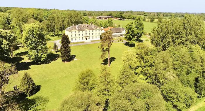 l’extérieur Château du Molay