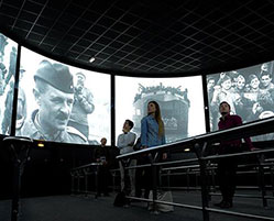 Cinéma Arromanches 360 et Musée du Débarquement d’Arromanches