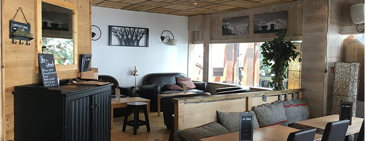 Skilt lounge bar